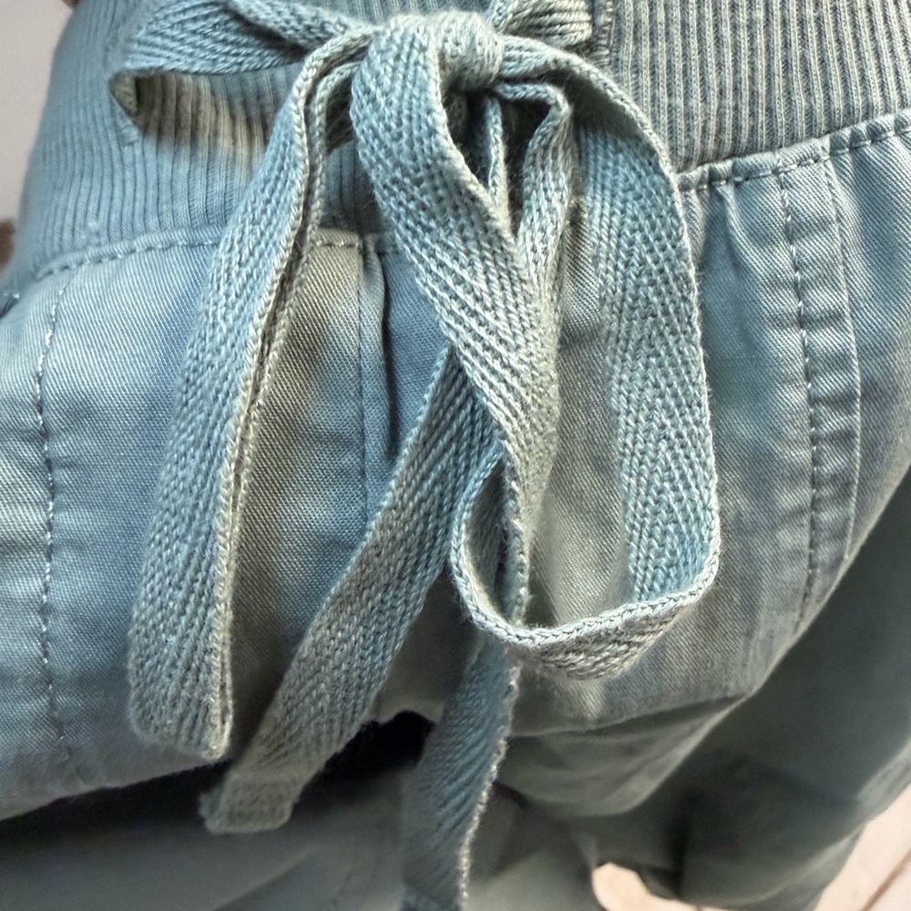 Talbots Sage Green Capris - Picture 5 of 5